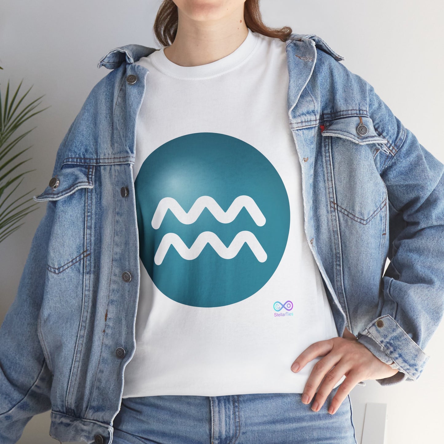 Women's Aquarius Zodiac Symbol Tee